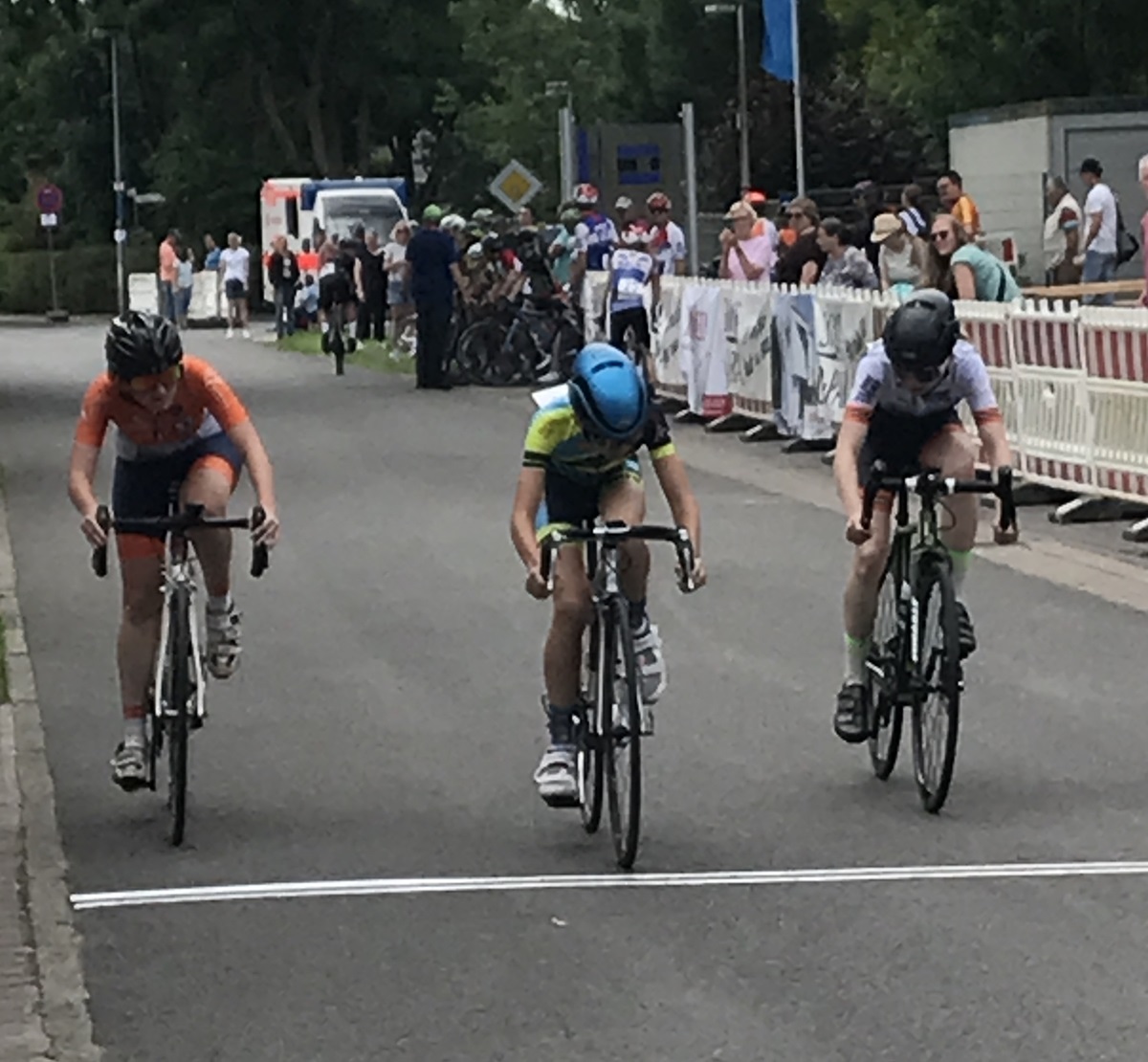 Radrennen Wettmar Ziel Christian kl